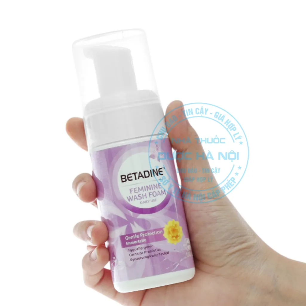 Dung dịch vệ sinh Betadine Feminine Wash Foam